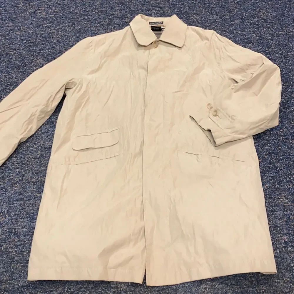 Claiborne Water Repellent Trench Coat sz. M